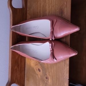 Kenneth Cole size 6.5 pink heeled flats